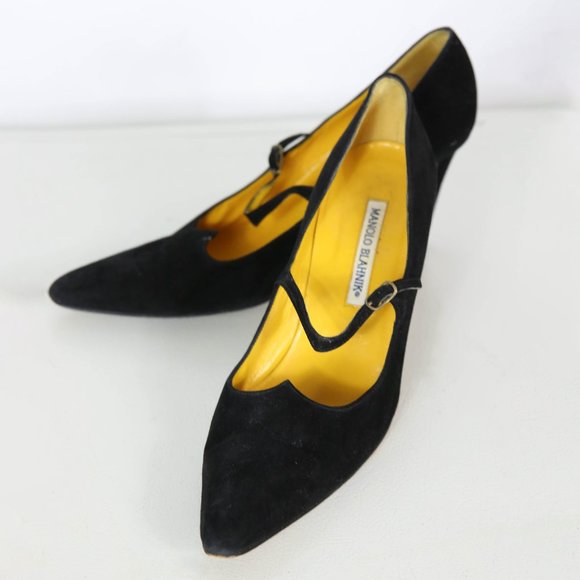 Manolo Blahnik Black Suede Pointed Toe Pump - Picture 1 of 4